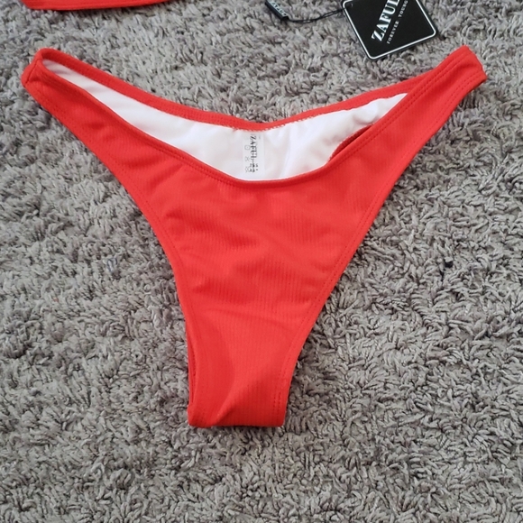 Red zaful bikini - Picture 6 of 7